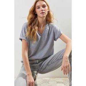 Trendyol Gray Melange Oversize V Neck Knitted T-Shirt obraz