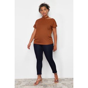 Trendyol Curve Brown Camisole Knitted Plus Size Blouse obraz