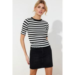 Trendyol Black Baby Overlock Detail Striped Fitted Stretch Knitted Blouse obraz