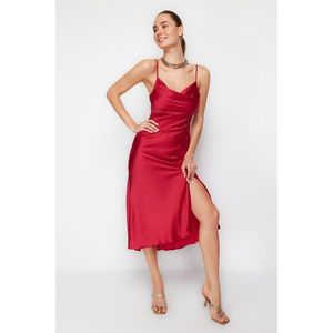 Trendyol červené saténové večerní šaty s podšívkou obraz