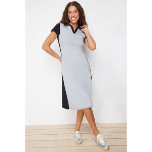 Trendyol Black Polo Neck Color Blocked Skater/Waisted Cotton Stretchy Knitted Midi Dress obraz