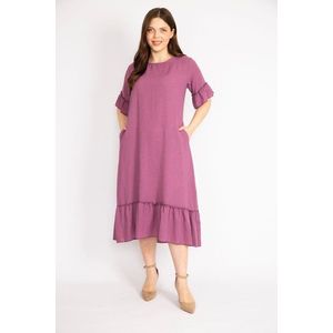 Šans dámské fialové tkané šaty se zadními šněrováním a volánky na lemu a manžetách. obraz