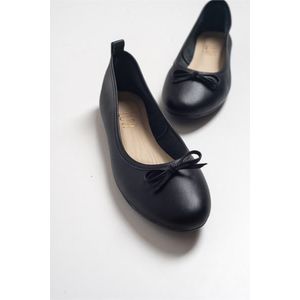 LuviShoes 01 Dámské černé kožené ploché boty obraz