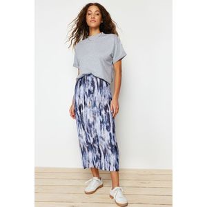 Trendyol Blue Printed Regular Elastic Waist Pleated Maxi Knitted Skirt obraz