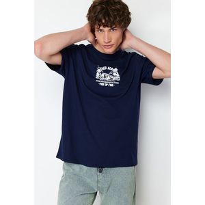 Trendyol Navy Blue Relaxed/Comfortable Cut Fluffy Landscape Printed 100% Cotton T-Shirt obraz