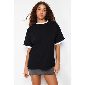 Trendyol Black 100% Cotton Contrast Collar and Stripe Detailed Oversize/Relaxed Cut Knitted T-Shirt obraz