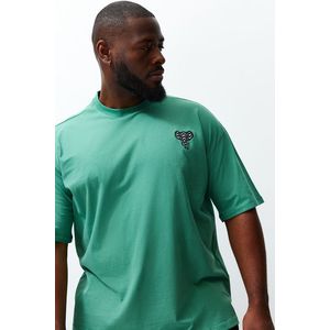 Trendyol Plus Size Green Oversize Comfortable Animal Embroidery 100% Cotton T-Shirt obraz