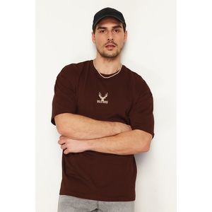 Trendyol Dark Brown Oversize Deer Embroidered 100% Cotton T-Shirt obraz