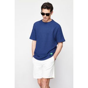 Trendyol Navy Blue Regular/Regular Fit Short Sleeve Textured Label T-Shirt obraz