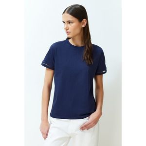 Trendyol Navy Blue 100% Cotton Embroidery Detailed Basic Crew Neck Knitted T-Shirt obraz