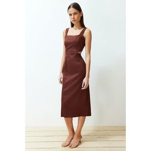 Trendyol Brown Body Wrap Cut Out Detailed Square Collar Midi Woven Dress obraz