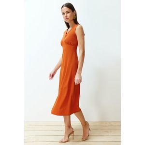 Trendyol Cinnamon A-line V-neck Slit Detailed Midi Woven Dress obraz