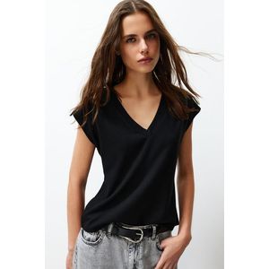 Trendyol Black Viscose/Soft Fabric Fitted/Situated Moon Sleeve V Neck Stretch Knitted Blouse obraz