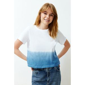 Trendyol Blue 100% Cotton Gradient Transition Comfortable Fit/Crop Knitted T-Shirt obraz