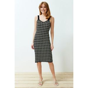 Trendyol Black Midi Knitwear Strap Plaid/Checked Dress obraz