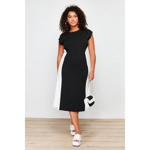 Trendyol Curve Black-White Color Blocked Midi Knitted Dress obraz