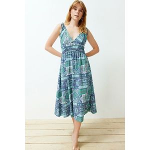 Trendyol Blue Shawl Pattern Strappy Sweetheart Neckline Paisley Patterned Maxi Knitted Dress obraz