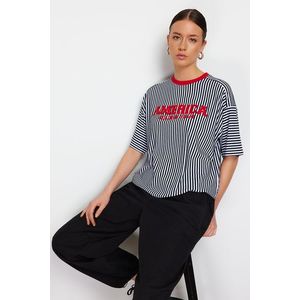 Trendyol Black Striped Motto Embroidered Oversize/Wide Fit Knitted T-Shirt obraz