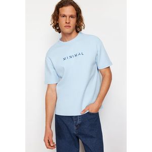 Trendyol Blue Relaxed/Comfortable Cut Fluffy Text Printed Short Sleeve Soild Fabric T-Shirt obraz