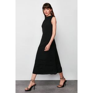 Trendyol Black Degaje Collar Skirt Cut Detail Midi Woven Dress obraz