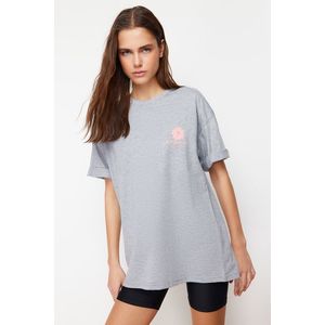 Trendyol Gray Melange Back Printed Oversize/Wide Fit Crew Neck Knitted T-Shirt obraz