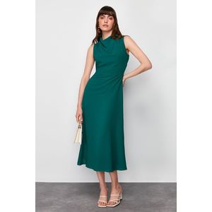 Trendyol Emerald Green Degaje Collar Skirt Cut Detail Midi Woven Dress obraz