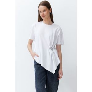 Trendyol White 100% Cotton Gold Accessory Detail Asymmetric Knitted T-Shirt obraz