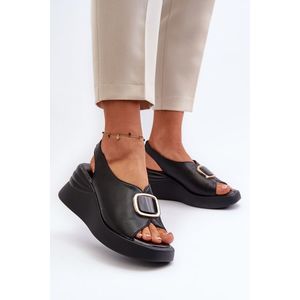 Kožené dámské sandály na klínku s ozdobou, černá Salvania obraz