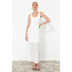 Trendyol White Pool Neck Lace Lining Stretchy Knitted Maxi Dress obraz