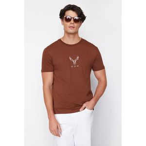 Trendyol Dark Brown Regular Cut Deer Embroidered 100% Cotton T-Shirt obraz