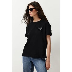 Trendyol Black 100% Cotton Slogan Printed Relaxed/Comfortable Fit Pocket Detailed Knitted T-Shirt obraz