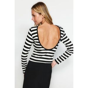 Trendyol Black Striped Soft Fabric Striped Open Back Fitted/Slitter Knitted Blouse obraz