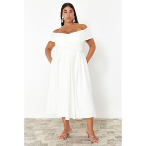 Trendyol Curve White Crepe Woven Plus Size Dress obraz