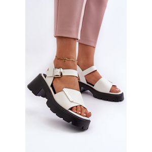 Dámské sandály z eko kůže s vysokými podpatky a platformou Vinceza White obraz