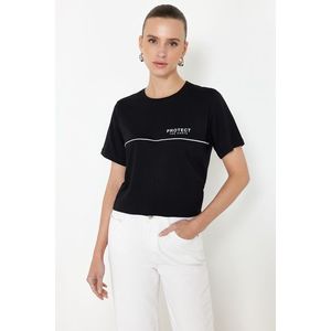 Trendyol Black More Sustainable 100% Cotton Relaxed/Crop Piping and Printed Knitted T-Shirt obraz