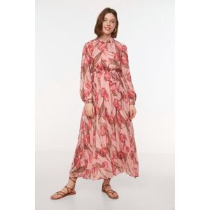 Trendyol růžový květinový vzor košilový límec s páskem lemovaný šifón tkané šaty obraz