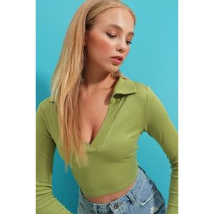 Trend Alaçatı Stili Women's Pistachio Green Polo Neck Corduroy Crop Blouse with a Soft Texture obraz