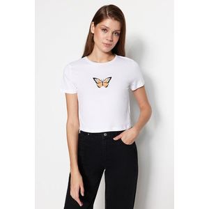 Trendyol Bílý 100% Bavlněný Vyšívaný Motýl Crop Tričko s Kulatým Výstřihem obraz