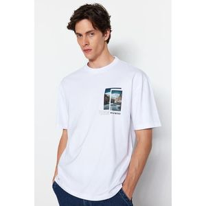 Trendyol White Relaxed Fit Crew Neck Short Sleeve Landscape Printed T-Shirt obraz