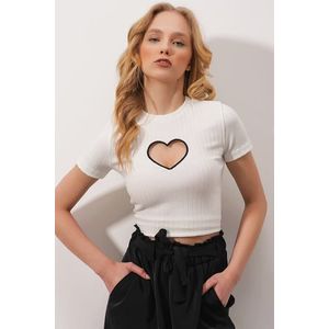 Trend Alaçatı Stili Women's White Crew Neck Heart Embroidery Half Sleeves Wide Corduroy Crop Top obraz