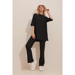Trend Alaçatı Stili Women's Black Crewneck Trousers Set with Double Sides Slits obraz