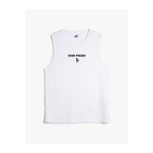 Koton Athletic Singlets with a Relaxed Cut Motto Printed Sleeveless Crew Neck. obraz