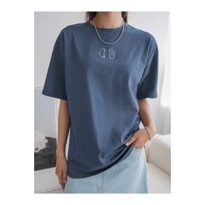 Know Women's Indigo Blue Penguin Print Oversized T-shirt obraz