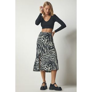 Happiness İstanbul Women's Black Cream Patterned Viscose Skirt with a Slit obraz