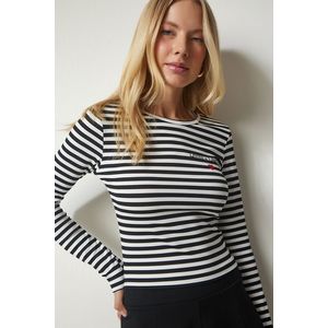 Happiness İstanbul Women's Black and White Embroidery Striped Ribbed Knit Crop Top obraz