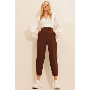 Trend Alaçatı Stili Dámské hnědé mrkvové kalhoty s vysokým pasem obraz