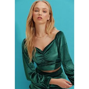 Trend Alaçatı Stili Women's Emerald Green Kissing Collar Velvet Crop Top With Smocking obraz