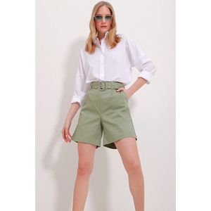 Trend Alaçatı Stili Women's Khaki Double Pocket Waist Belted Gabardine Shorts obraz
