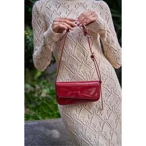 Madamra Burgundy Patent Leather Women's Asymmetric Cut Cuff Bag obraz