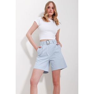 Trend Alaçatı Stili Women's Blue Double Pocket Waist Belted Gabardine Shorts obraz